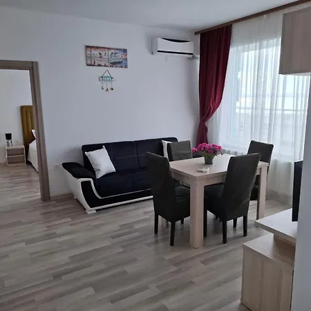 דירה Cu Terasa Si Vedere, Nord, Zona Summerland *