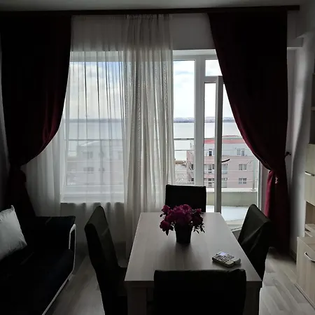 Appartement Cu Terasa Si Vedere, Nord, Zona Summerland