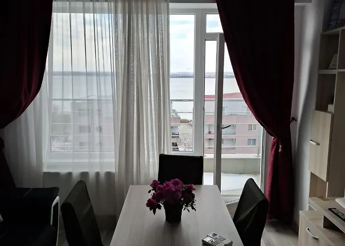 Cu Terasa Si Vedere, Nord, Zona Summerland 公寓 马马亚